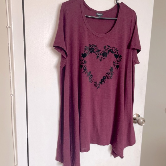 ***SOLD***Torrid Sharkbite Heart Swing Tunic Top - Size 1X - Picture 3 of 13